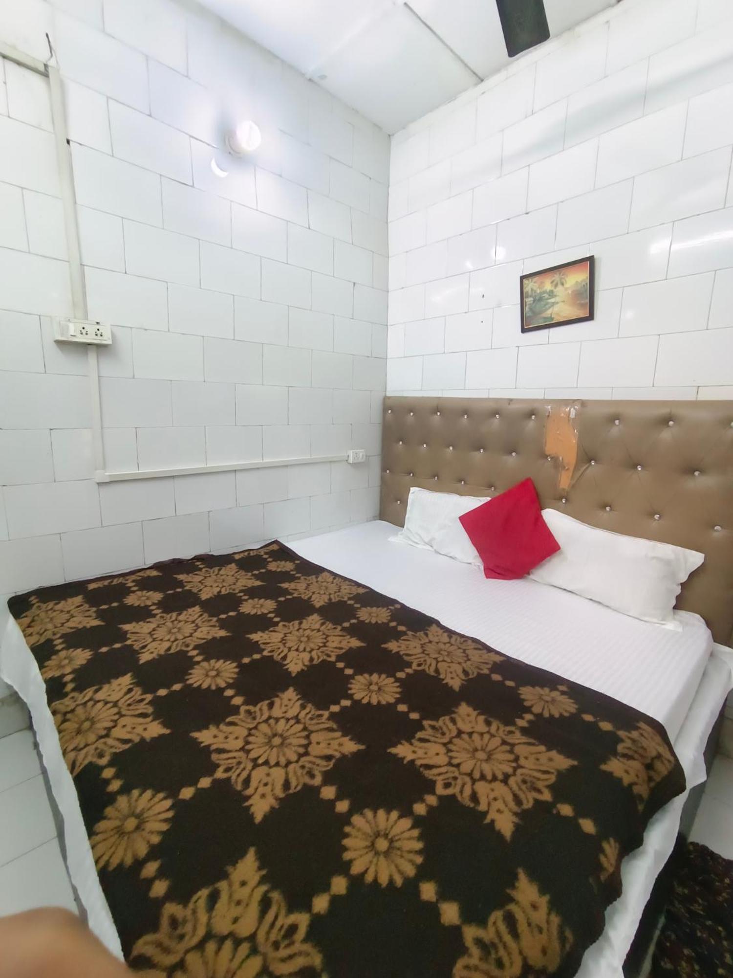 Hotel India Inn Walking Distance From Taj Mahal-- Rooftop Taj Mahal View Agra  Eksteriør billede