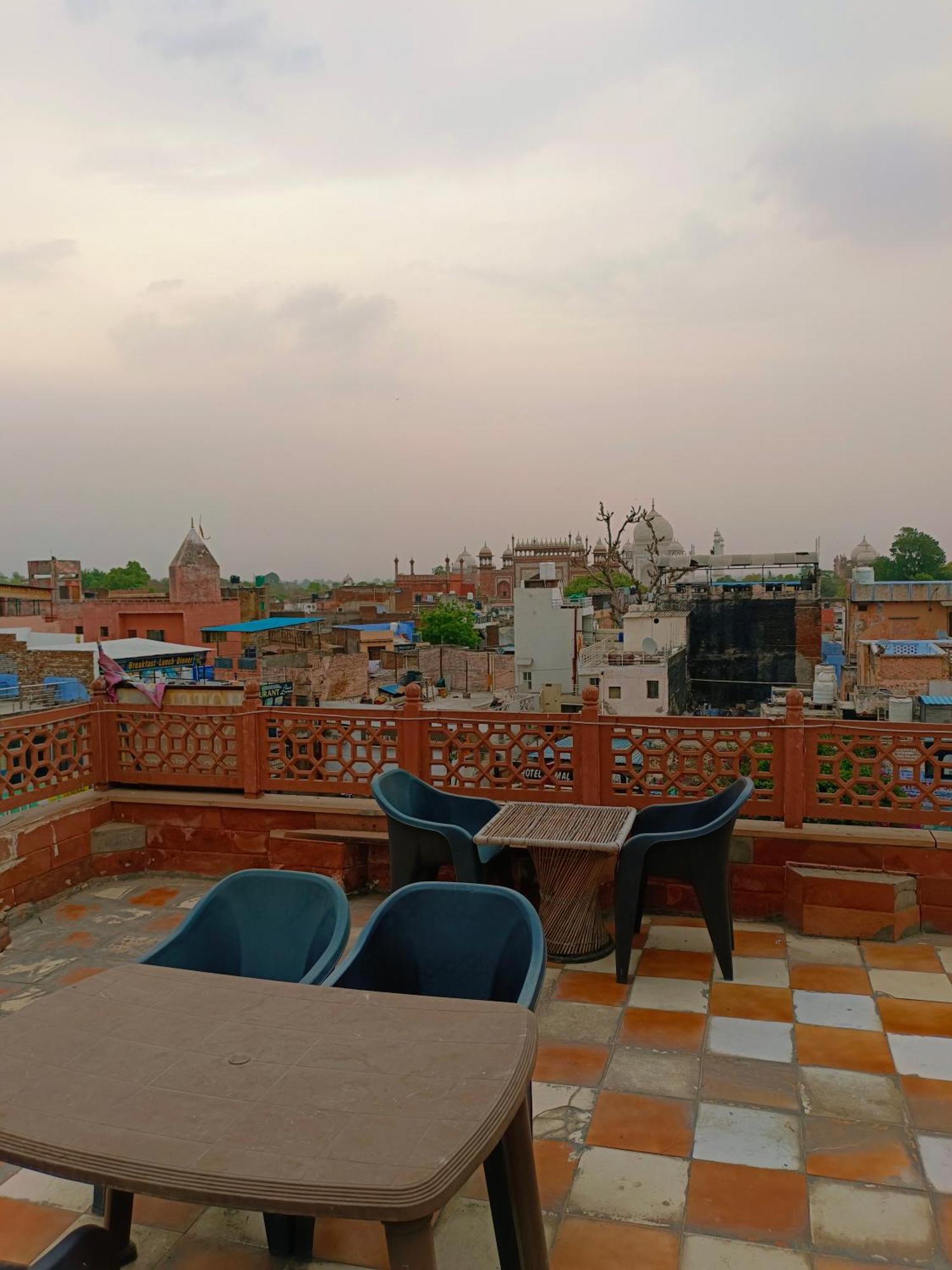 Hotel India Inn Walking Distance From Taj Mahal-- Rooftop Taj Mahal View Agra  Eksteriør billede