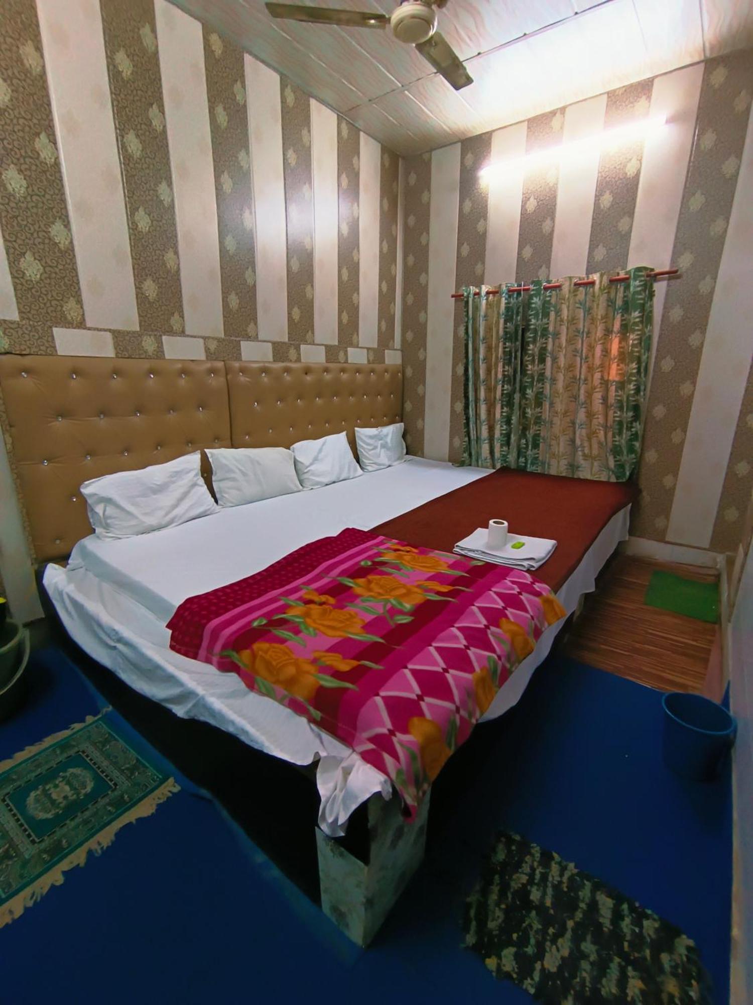 Hotel India Inn Walking Distance From Taj Mahal-- Rooftop Taj Mahal View Agra  Eksteriør billede