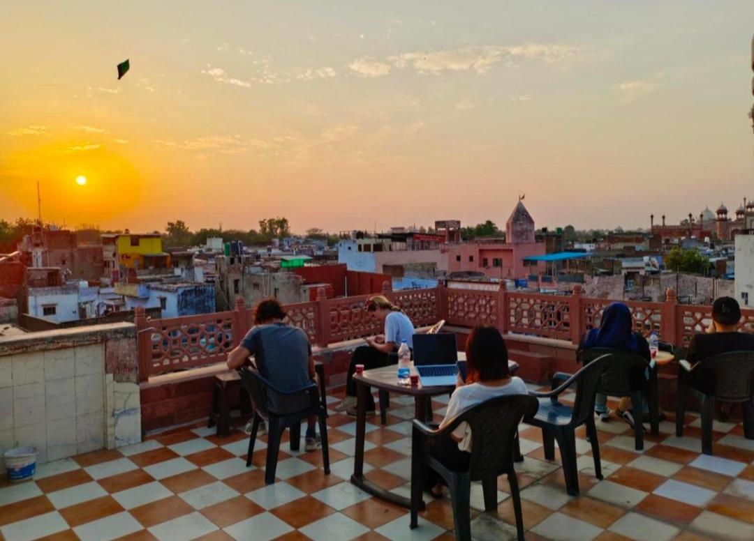 Hotel India Inn Walking Distance From Taj Mahal-- Rooftop Taj Mahal View Agra  Eksteriør billede