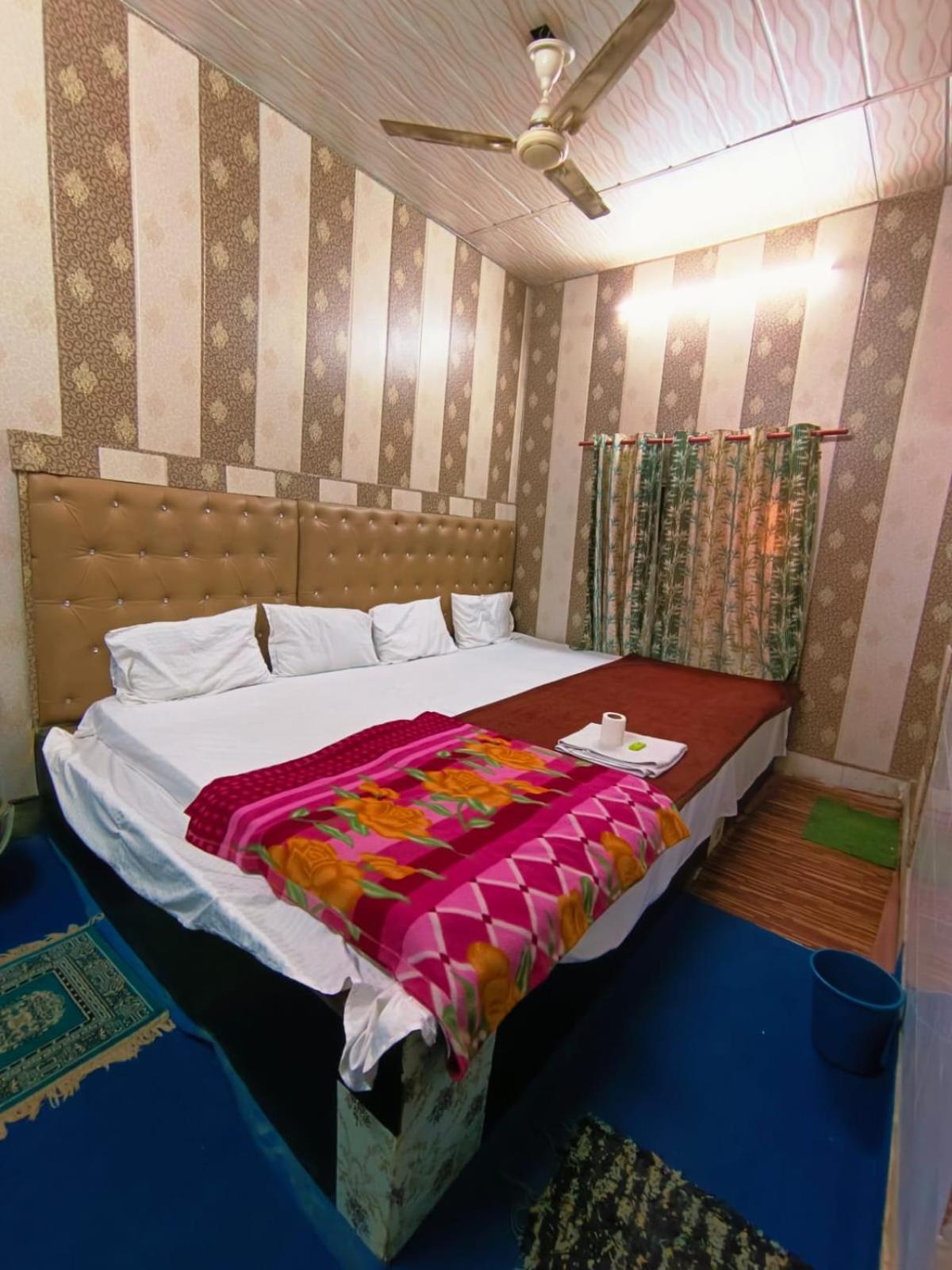 Hotel India Inn Walking Distance From Taj Mahal-- Rooftop Taj Mahal View Agra  Eksteriør billede
